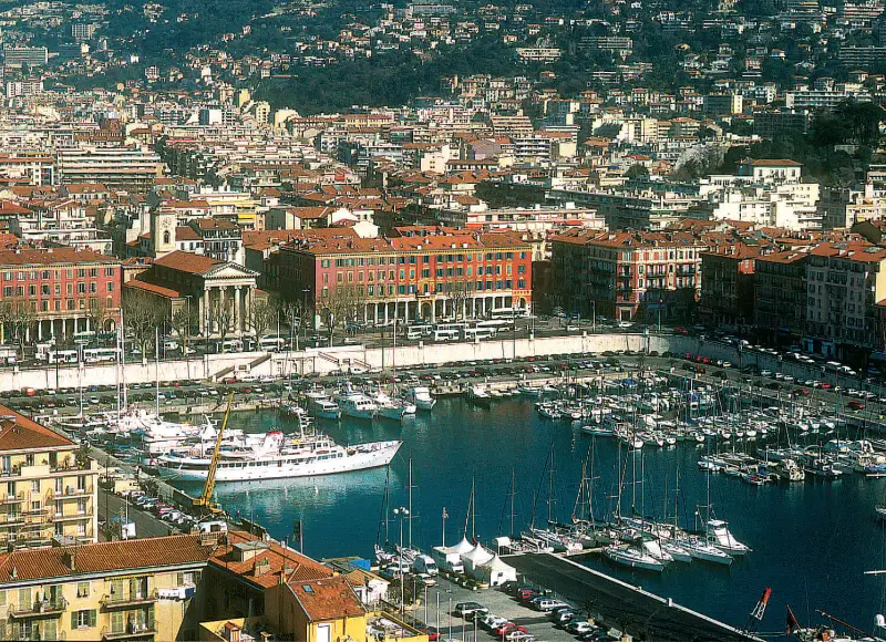 Walking in and around Nice